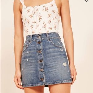 REFORMATION Bianca distressed denim skirt ✨